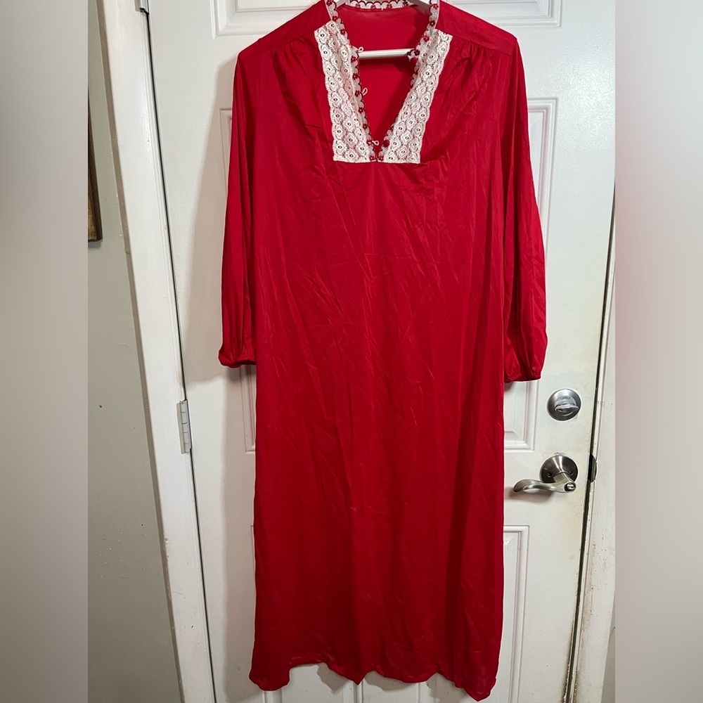Vintage Vanity Fair Red Nylon Lace Nightgown Long Gown Sz 34 S 60s 70s USA